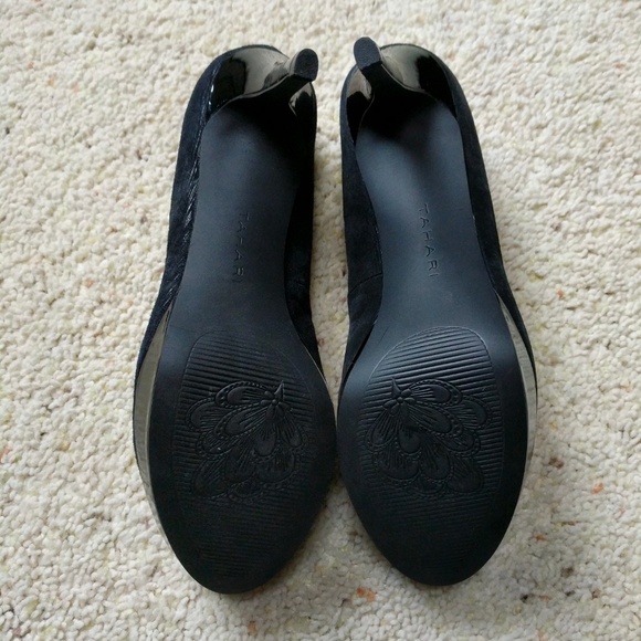 Tahari Sophia Black Classic Pumps Heels size 7.5 - Picture 7 of 8